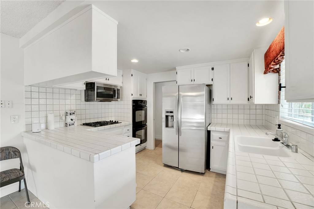 Newbury Park, CA 91320,3855 Abbey CT