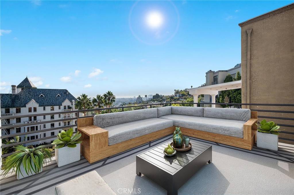 Los Angeles, CA 90069,8246 Woodshill TRL