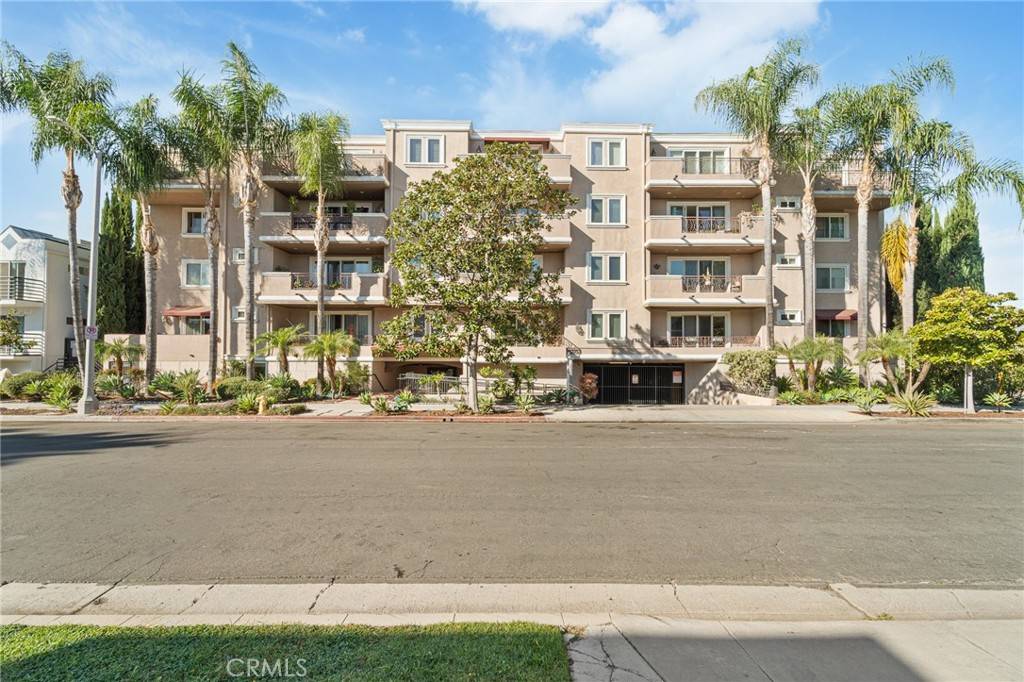 Sherman Oaks, CA 91403,4533 Vista Del Monte #102