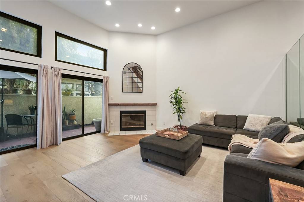 Lake Balboa, CA 91406,6930 De Celis #16