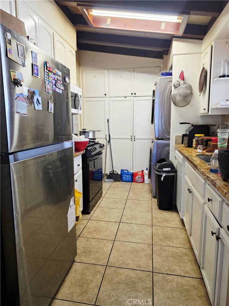 Lancaster, CA 93534,44131 Elm