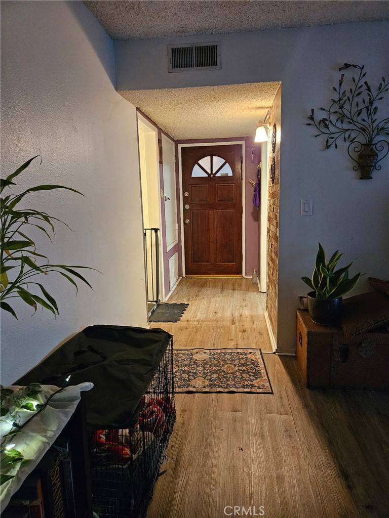 Tarzana, CA 91356,18307 Burbank BLVD #41