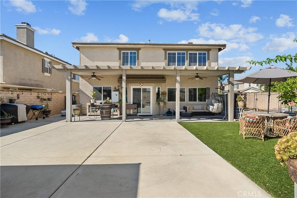 Fontana, CA 92336,7925 Hemingway CT