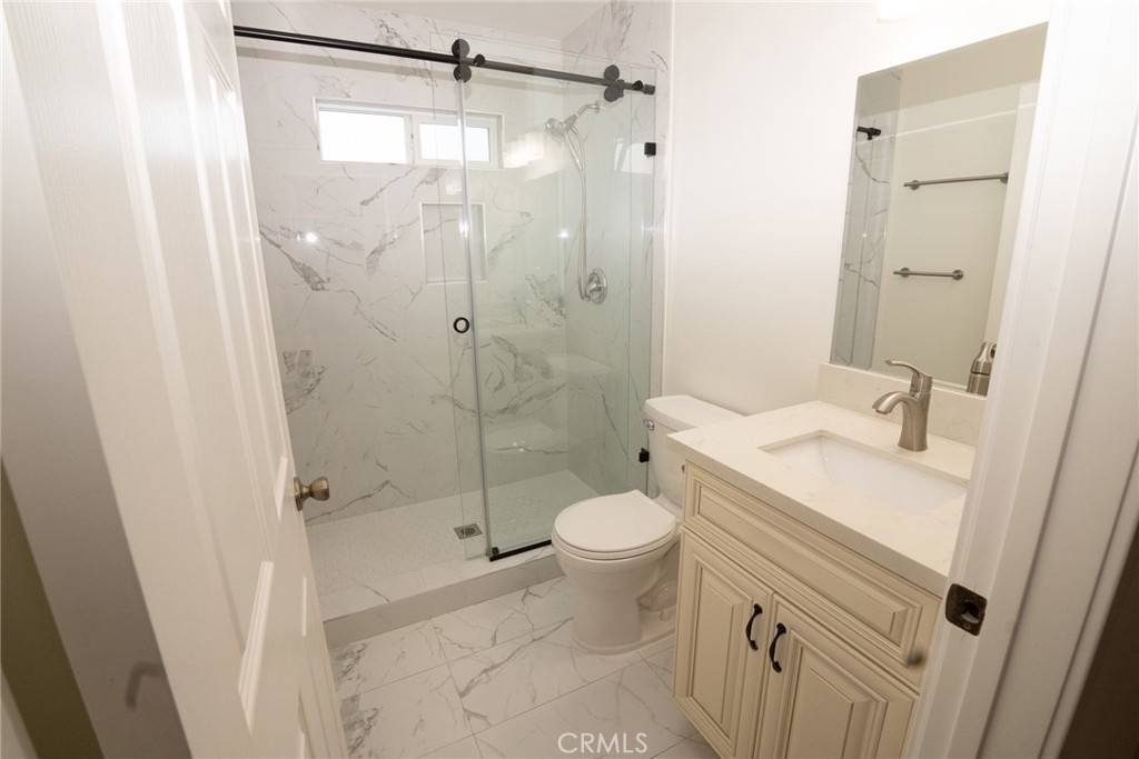 Arleta, CA 91331,10219 Lev