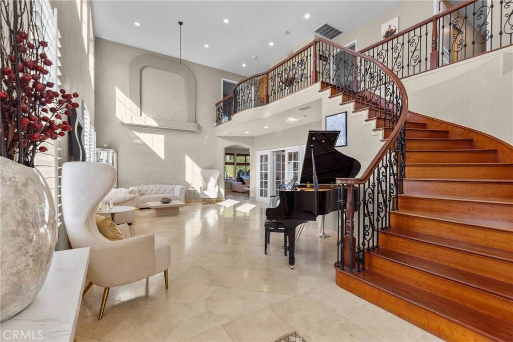 Porter Ranch, CA 91326,20219 Wynfreed