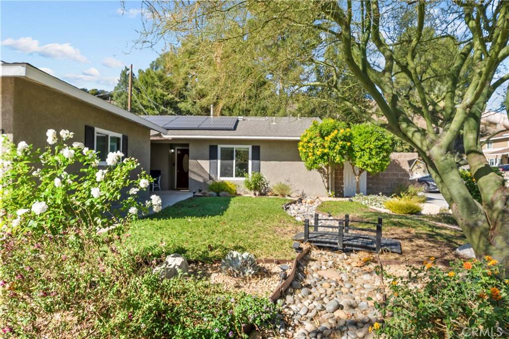 Saugus, CA 91350,22003 Caceras