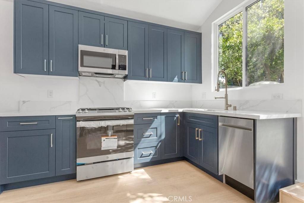 Northridge, CA 91324,8360 N Vanalden AVE