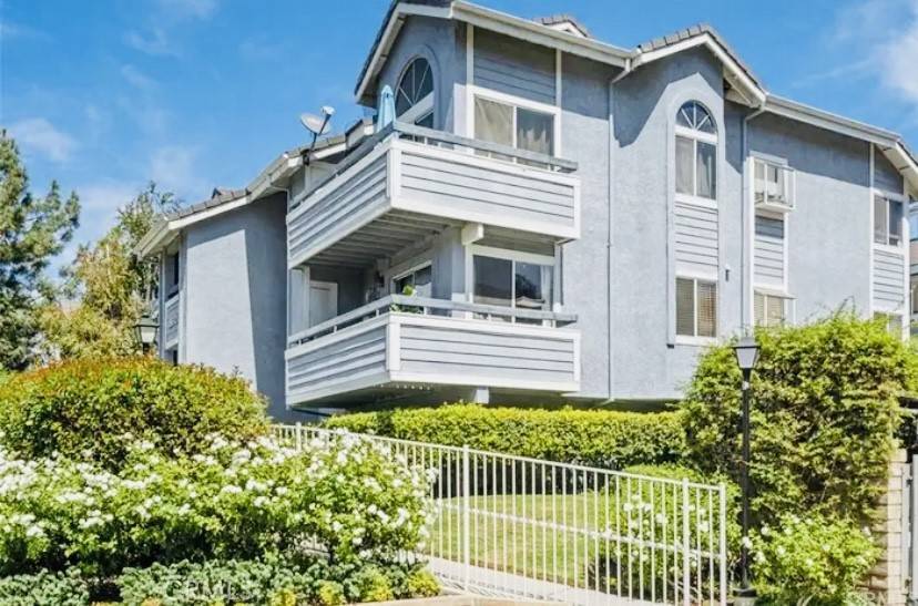 Canyon Country, CA 91351,26972 Flo #305