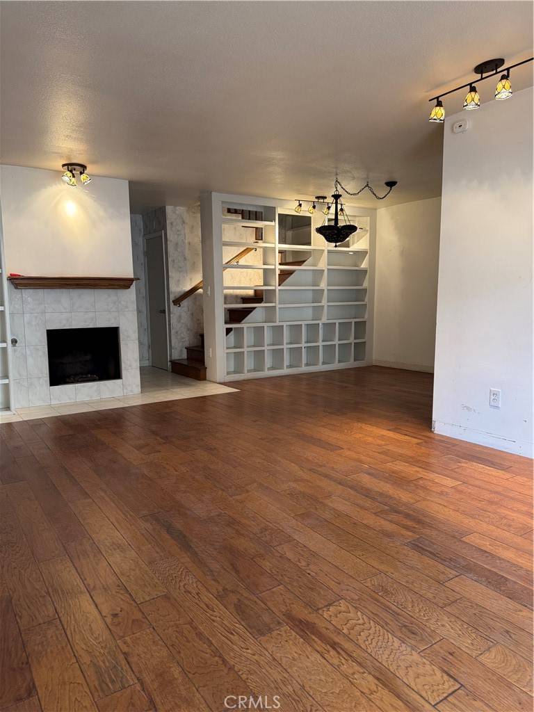 Reseda, CA 91335,8145 Canby AVE #2