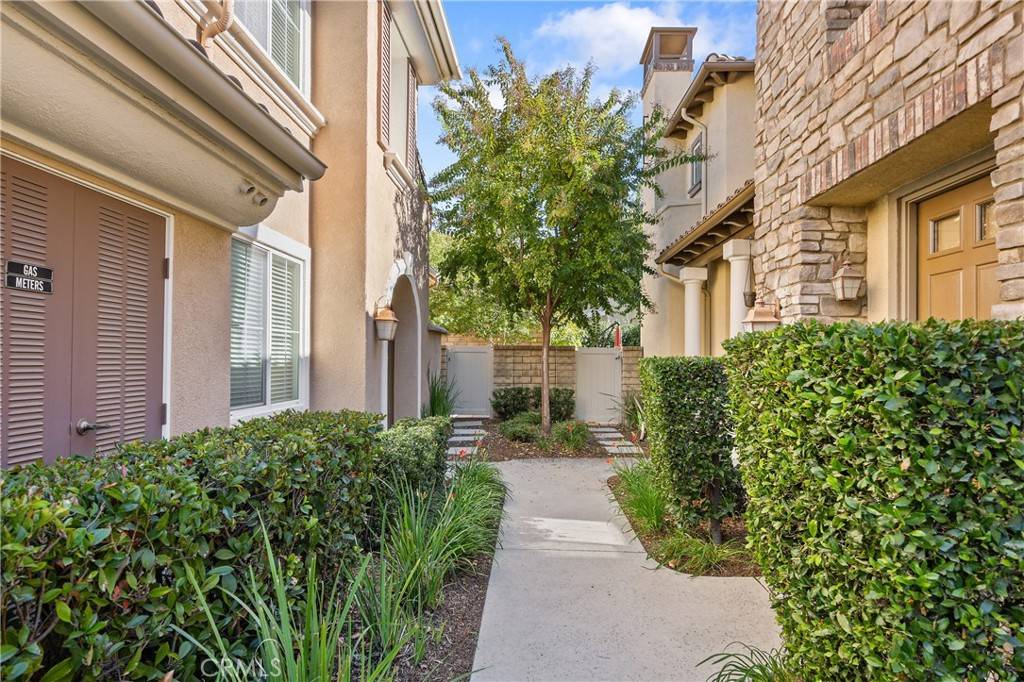 Valencia, CA 91354,23868 Toscana DR