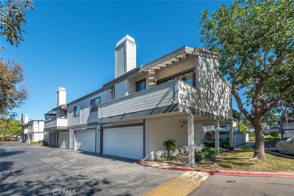 Simi Valley, CA 93063,6458 Twin Circle Lane 3