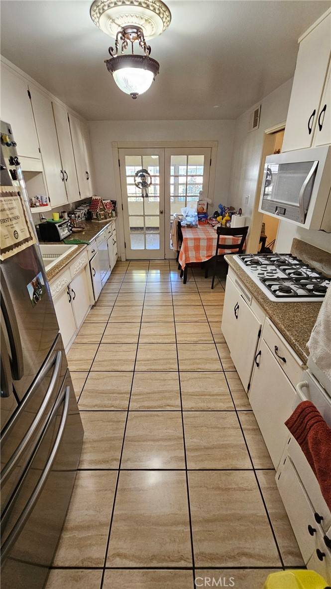 Lancaster, CA 93534,44554 15th W