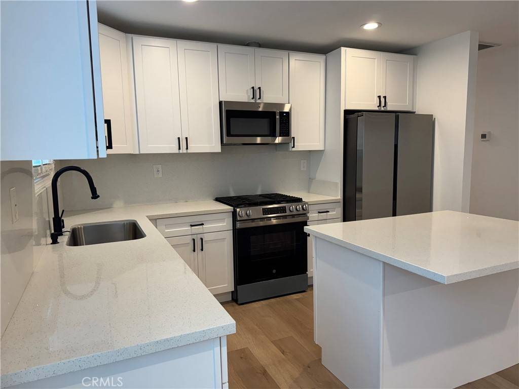 West Hollywood, CA 90046,1215 N Vista