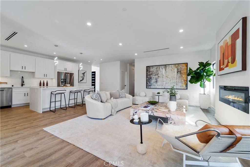 Reseda, CA 91335,7717 Jamieson AVE