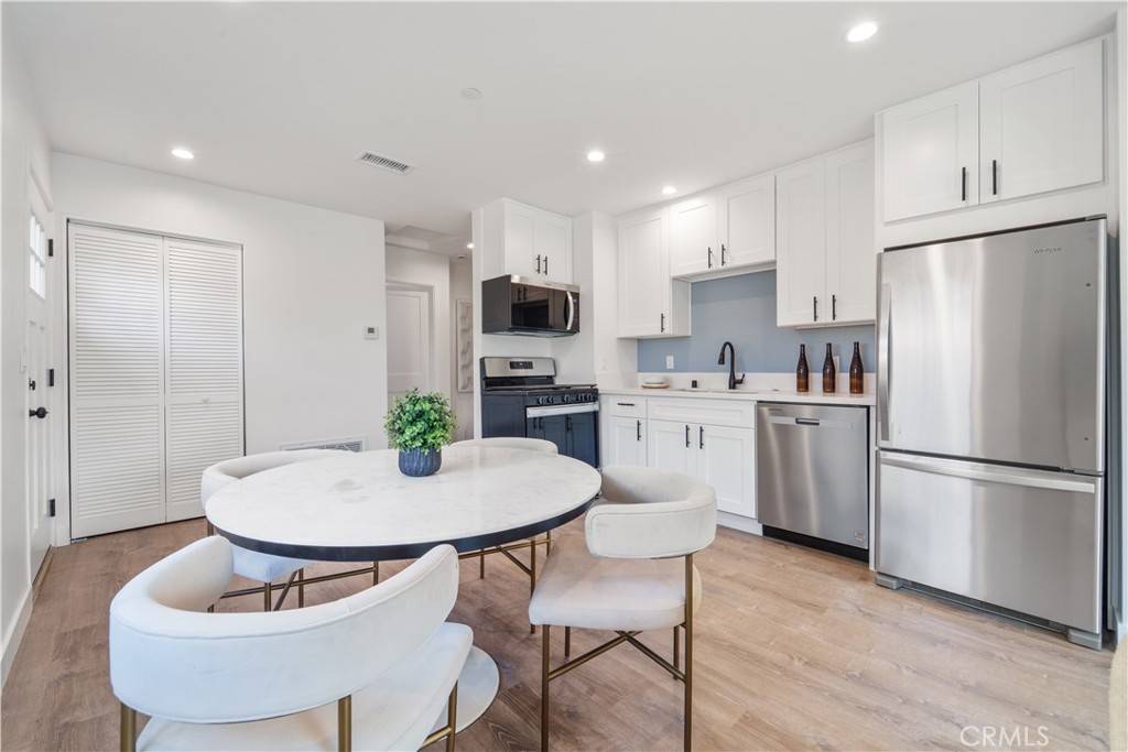 Reseda, CA 91335,7717 Jamieson AVE