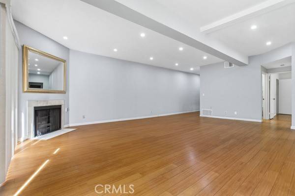 Encino, CA 91316,5135 Zelzah #100