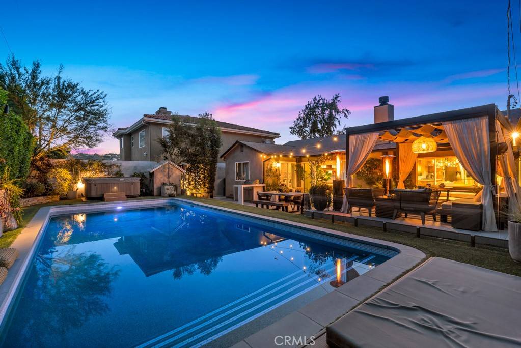 Sherman Oaks, CA 91423,4716 Tyrone