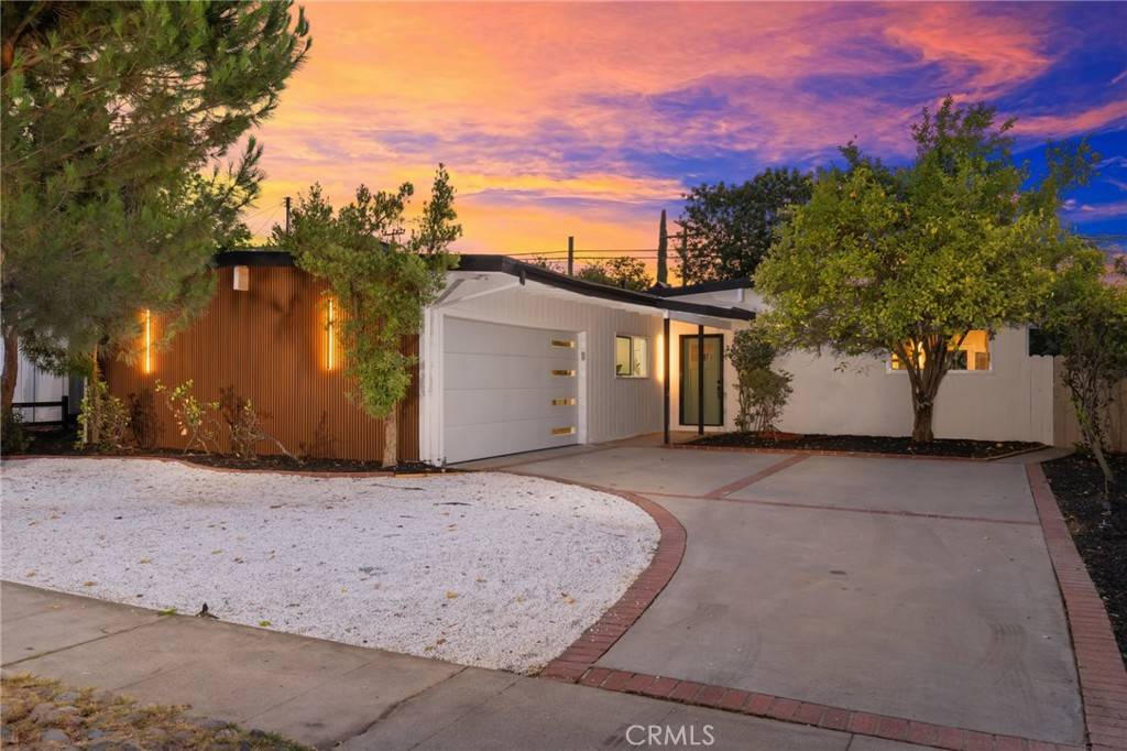 Encino, CA 91316,5611 Babbitt