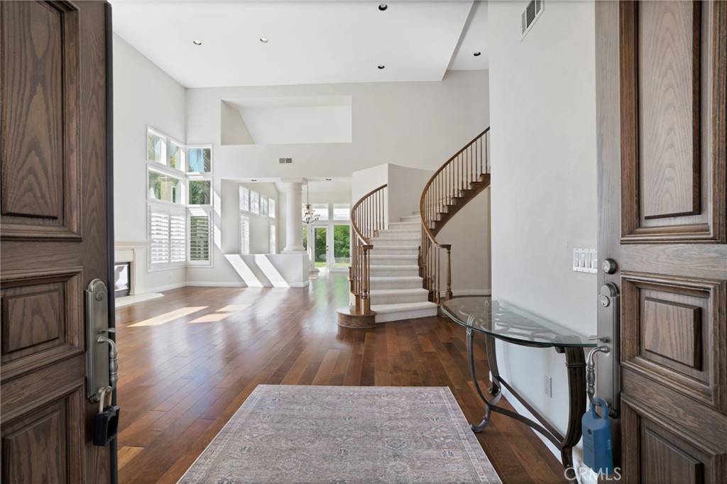 Simi Valley, CA 93065,125 Heath Meadow PL