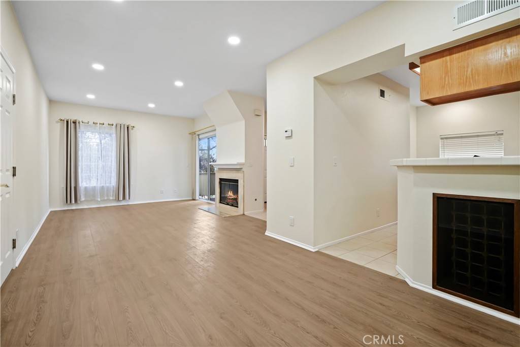 Oak Park, CA 91377,5824 Oak Bend #108