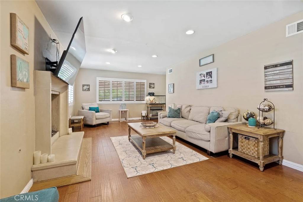 Sylmar, CA 91342,14022 Arlee