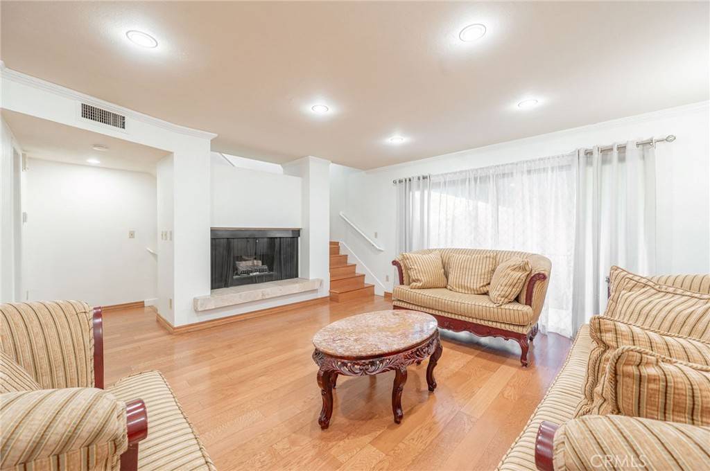 West Hills, CA 91307,7137 Shoup Avenue #39