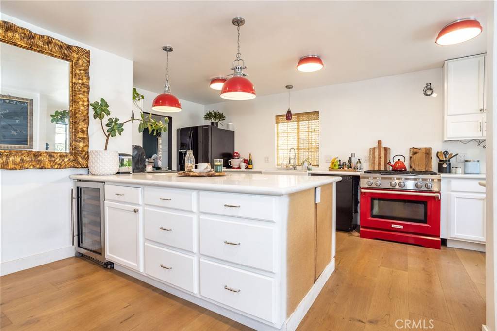 North Hills, CA 91343,9525 Woodley