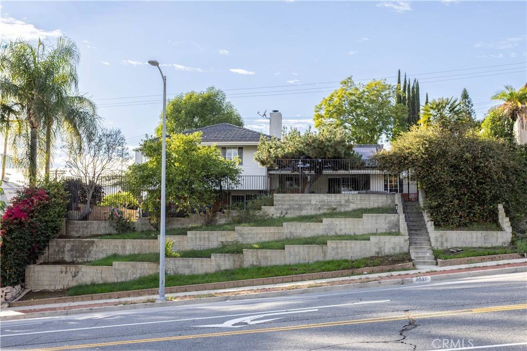 North Hills, CA 91343,9525 Woodley