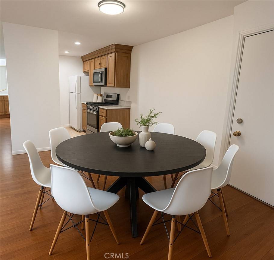 Encino, CA 91316,5460 White Oak AVE #J206