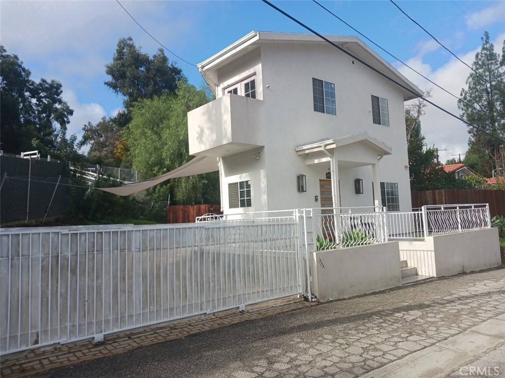 Woodland Hills, CA 91367,24334 CRESTLAWN ST