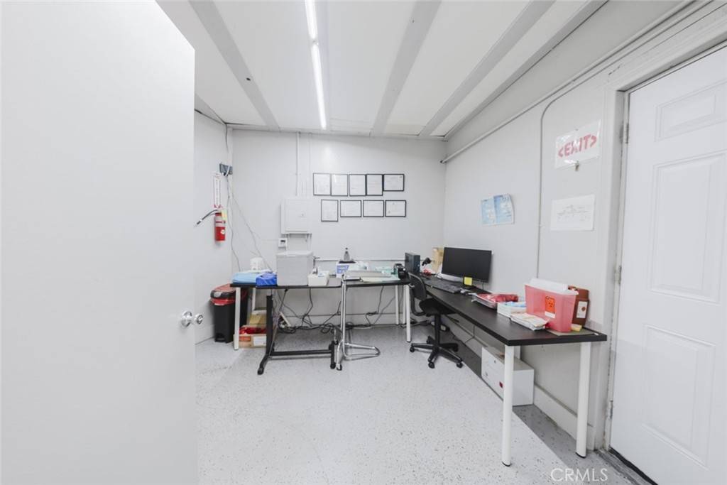 Los Angeles, CA 90039,4509 Alger ST