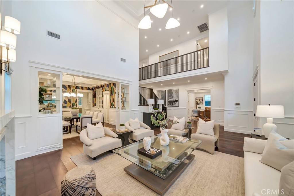 Encino, CA 91316,4821 Oak Park