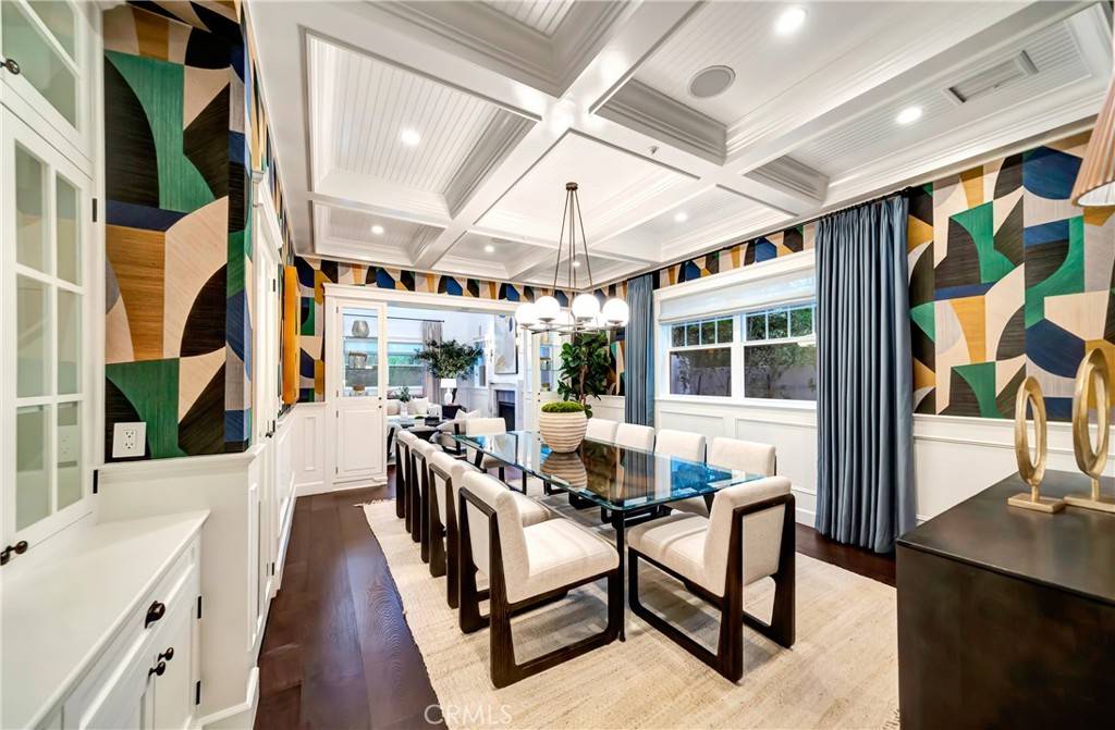 Encino, CA 91316,4821 Oak Park