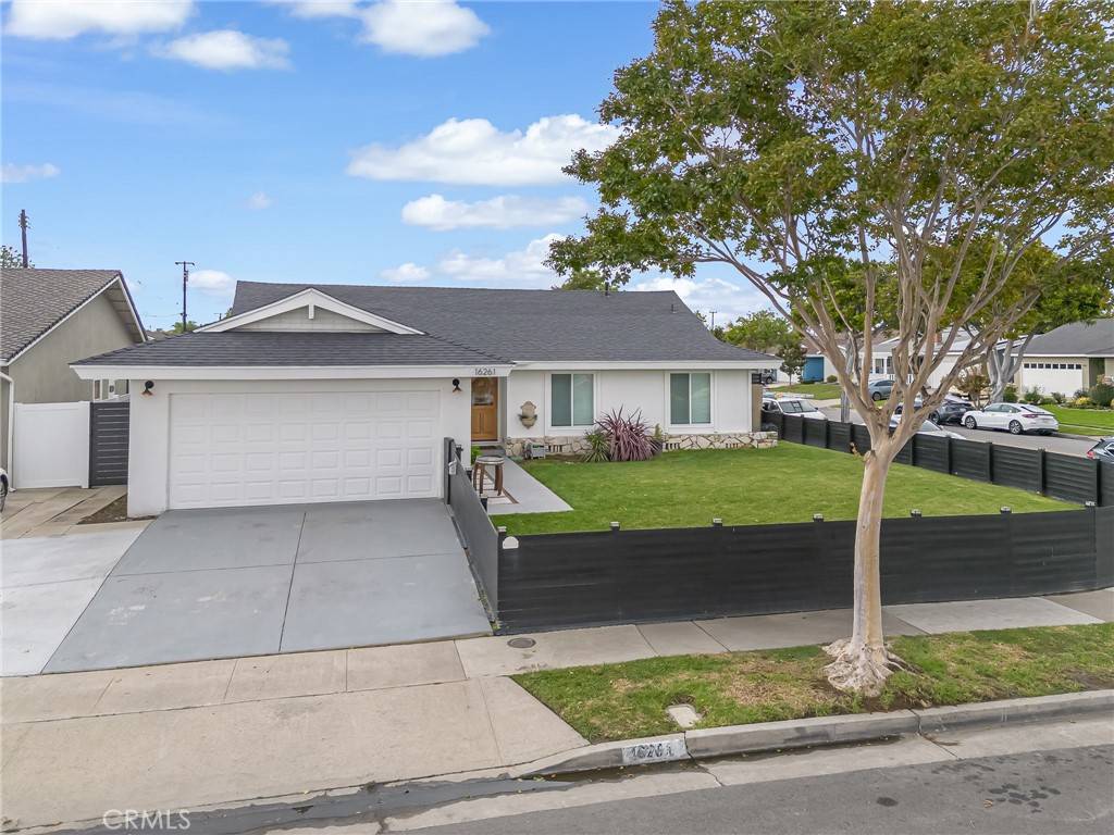 Huntington Beach, CA 92647,16261 Sher LN