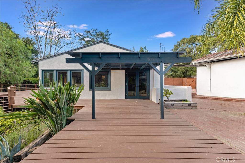 Woodland Hills, CA 91364,4351 Saltillo