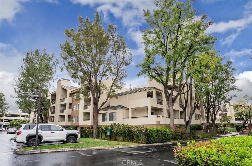 Woodland Hills, CA 91367,5540 Owensmouth AVE #302