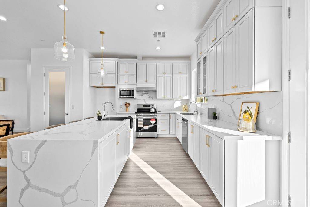 Lancaster, CA 93536,7214 W Avenue A-6