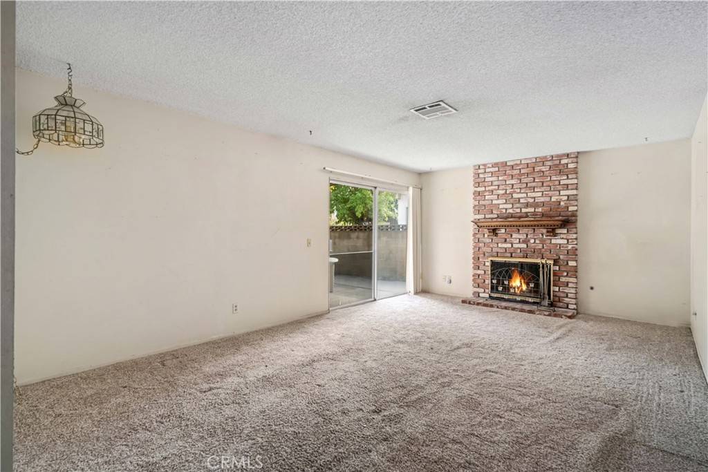 Palmdale, CA 93550,37618 Dalzell