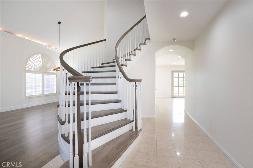 Porter Ranch, CA 91326,12051 Falcon Crest WAY