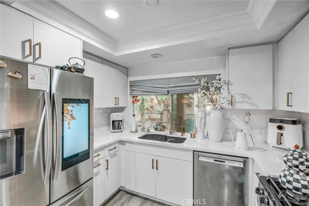 Canoga Park, CA 91304,7800 Topanga Canyon