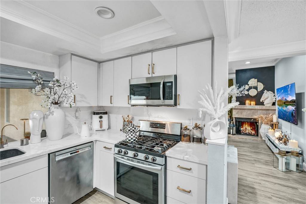 Canoga Park, CA 91304,7800 Topanga Canyon