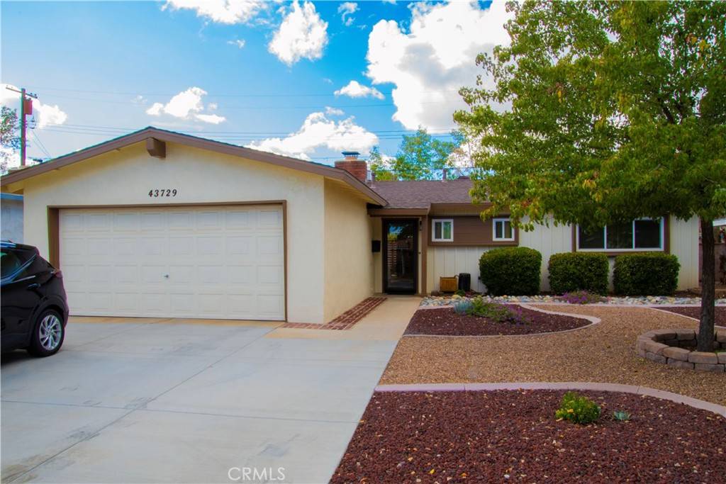 Lancaster, CA 93534,43729 Hardwood