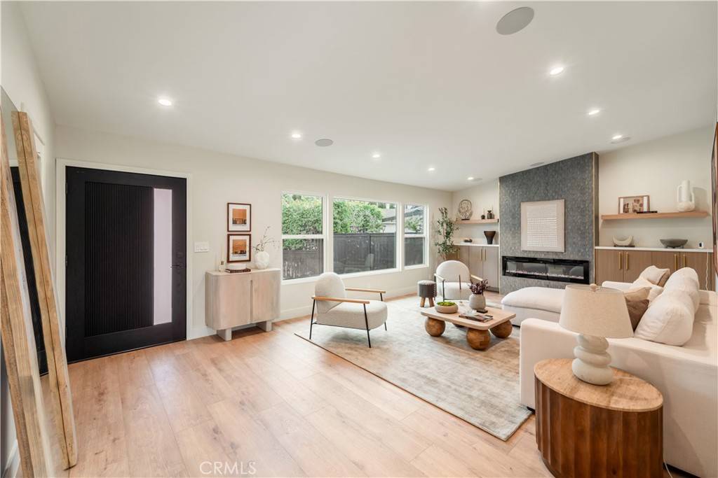 Los Angeles, CA 90066,12563 Allin ST