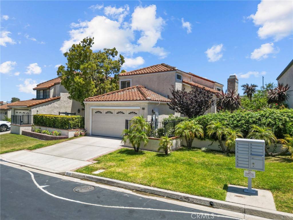 Simi Valley, CA 93065,808 Links View