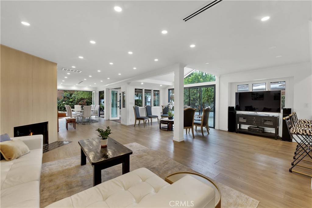 Lake Balboa, CA 91406,6409 Graves AVE