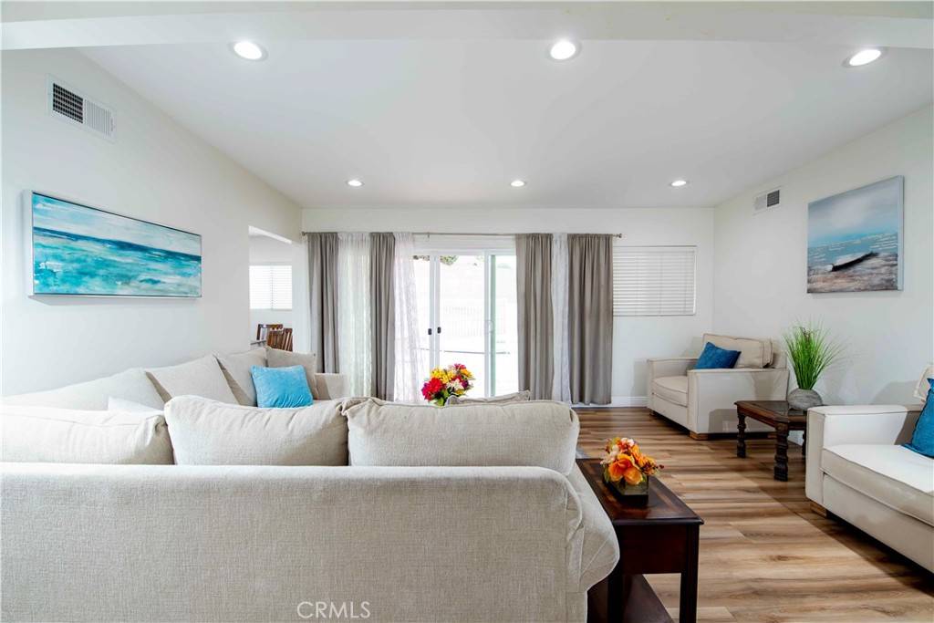 Sylmar, CA 91342,11968 Rossiter