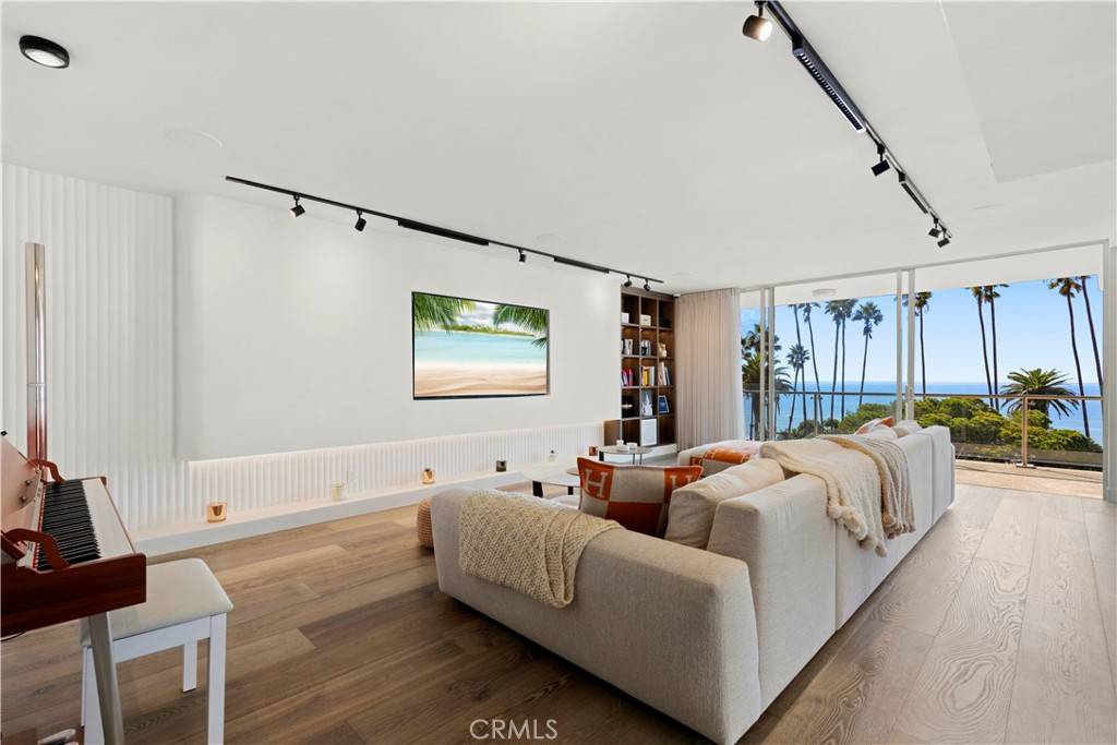Santa Monica, CA 90402,535 Ocean AVE #6A