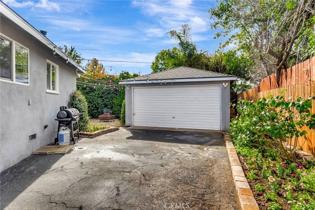 Lake Balboa, CA 91406,17232 Elkwood