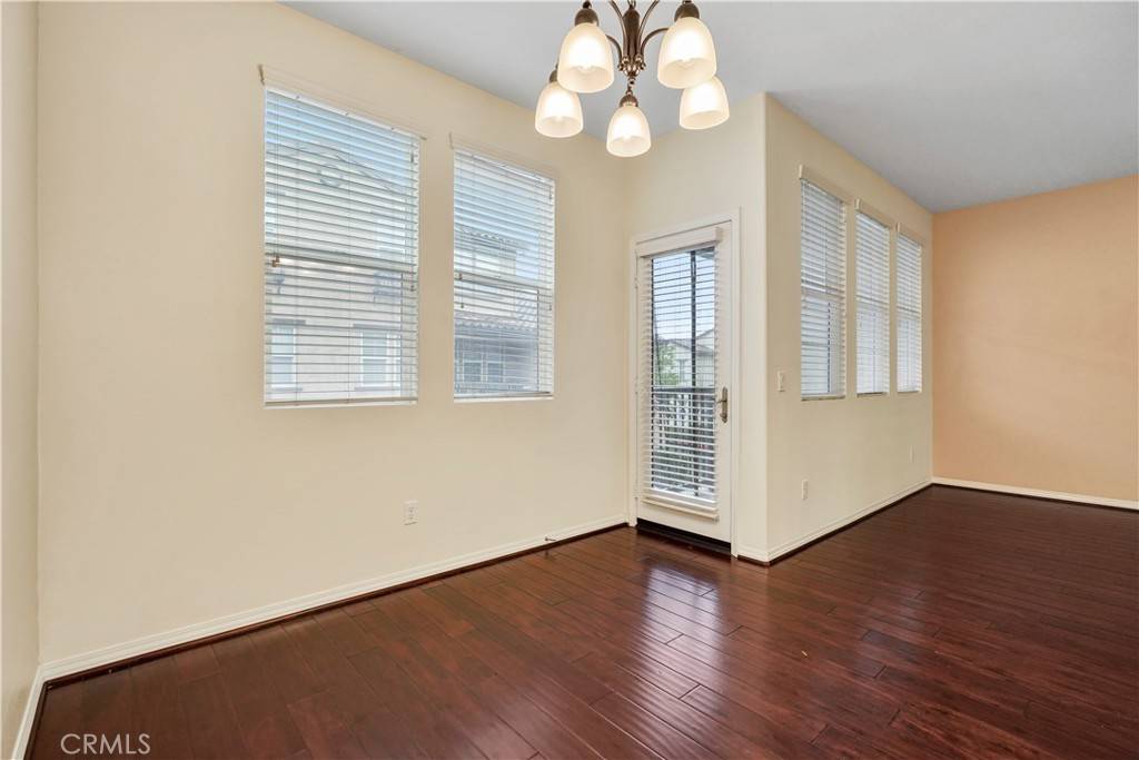 Valencia, CA 91354,24490 Marzal