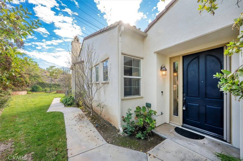 Valencia, CA 91354,23705 Western Cedar CT